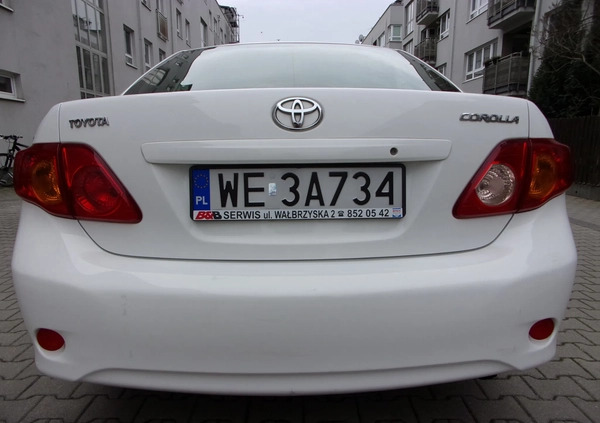 Toyota Corolla cena 17900 przebieg: 206000, rok produkcji 2007 z Warszawa małe 121